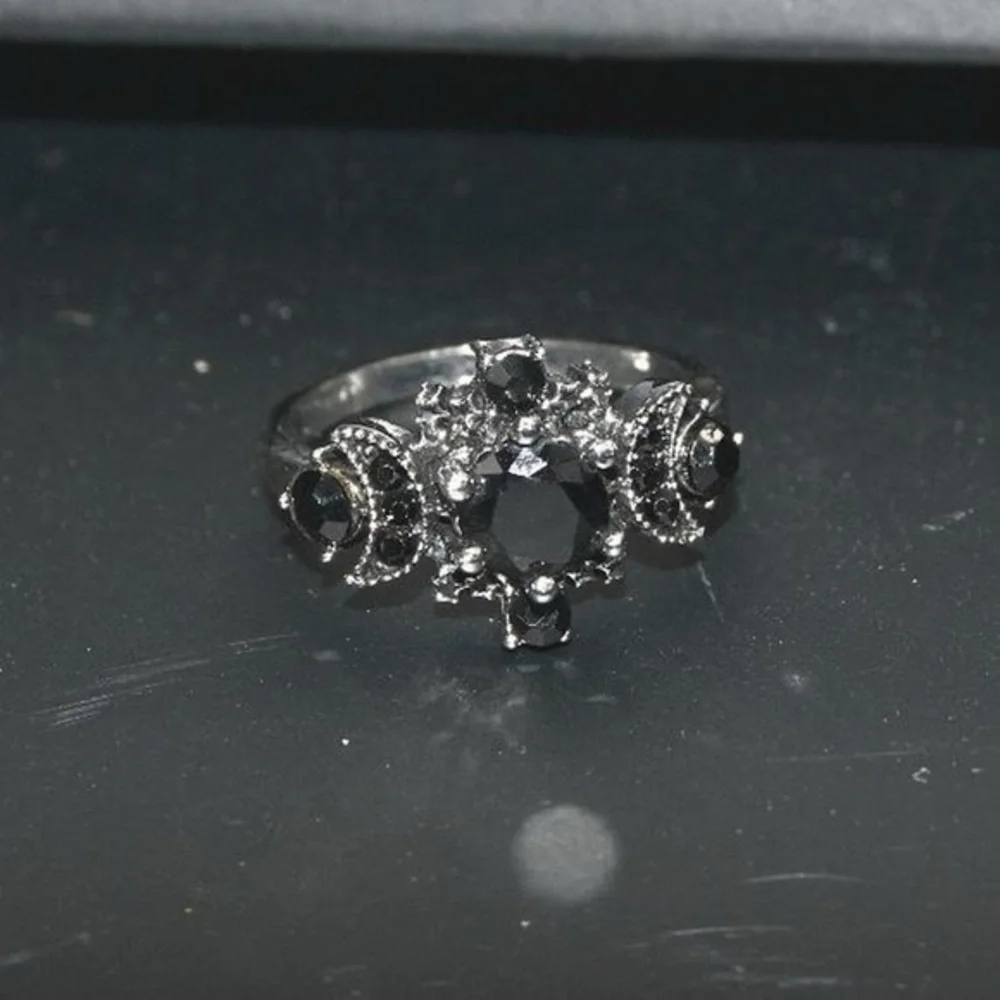 Faux Onyx Crystal Cluster Ring